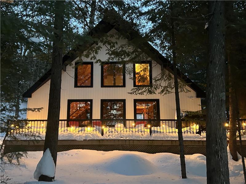 Winter Lakefront Chalet - Serendipity Hideaway - Ski, Skate, Snowshoes & Relax with a Cozy Fire