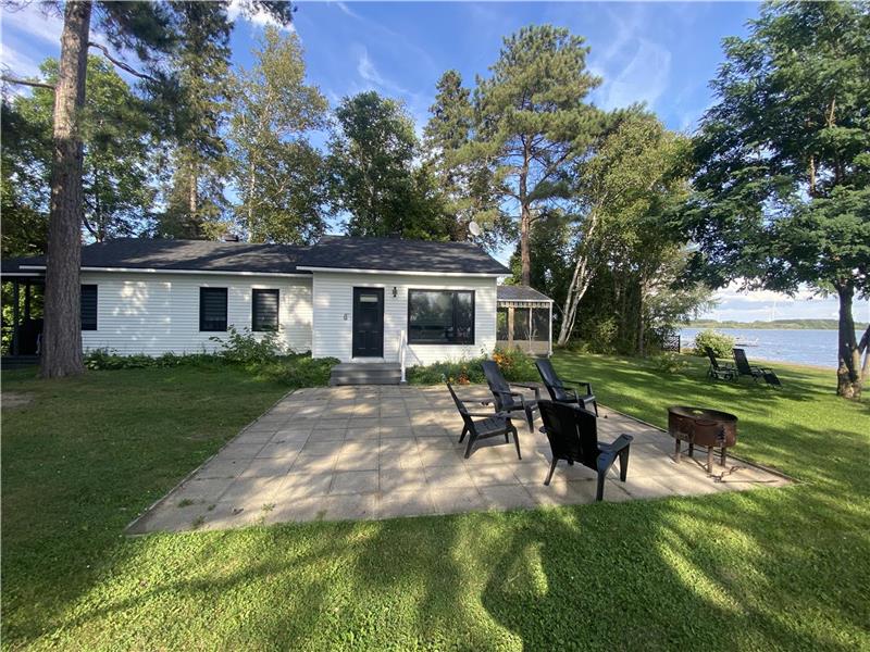 Le Chalet du Havre, terrasse, bord de l'eau, 4 chambres, 2 salles de bain, CITQ 296803