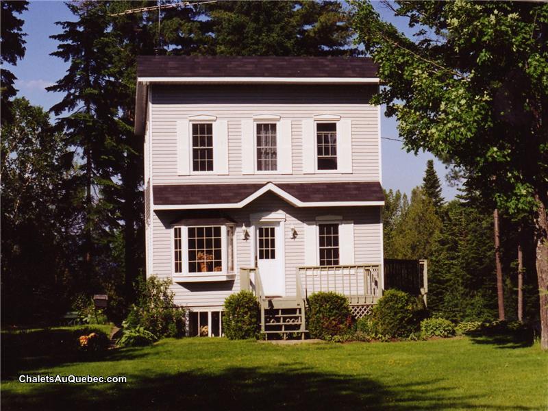 2025 Winter Season and 2026 Summer Season, Chalet on Lake Ouareau