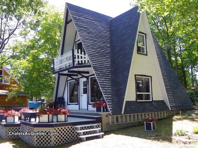 À La fleur Bleue. Every things are there.Just bring your food. Spécial for 7 nights you will pay 6