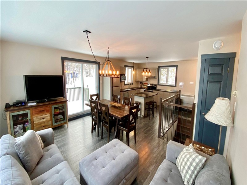 Globetrotter Lac Sept-Îles located at Sept-îles lake shore of Quebec city, less than 40 minutes away