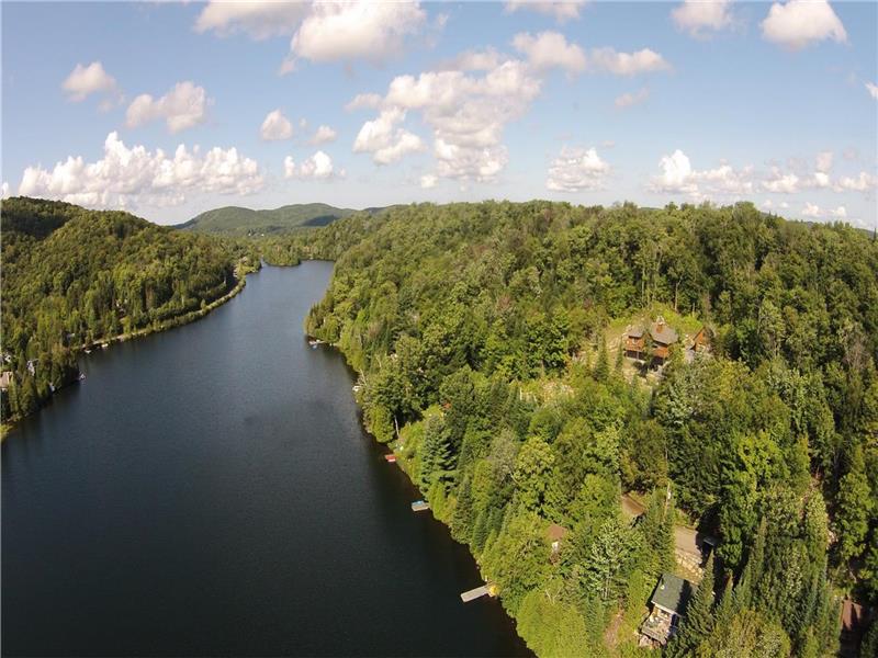 Waterfront Bellefeuille Cottage peaceful clean lake