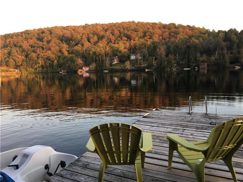 Chalet Bellefeuille sur Lac propre tranquil et baignable