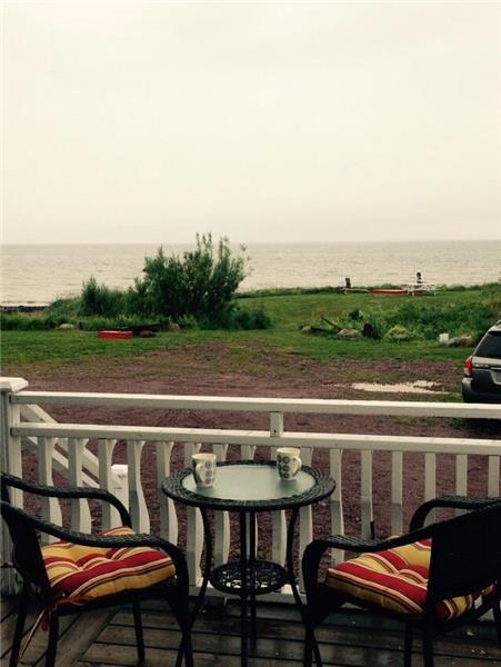 Le Joséphine, côté fleuve et soleil couchant