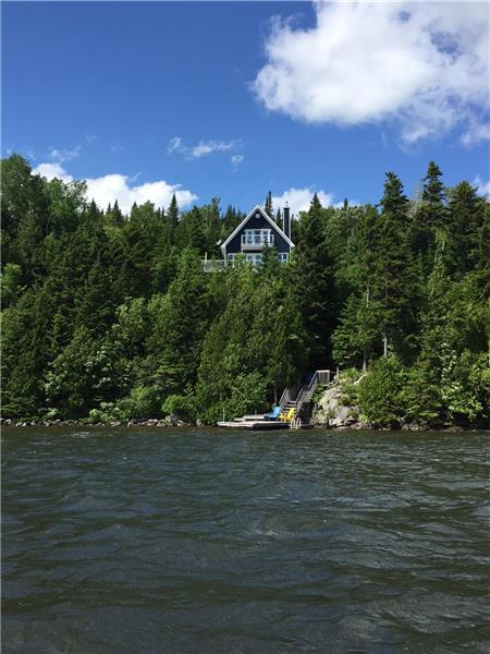 Évasion au Bord du Lac ? Chalet de Rêve en pleine Nature - Lac trois Saumons