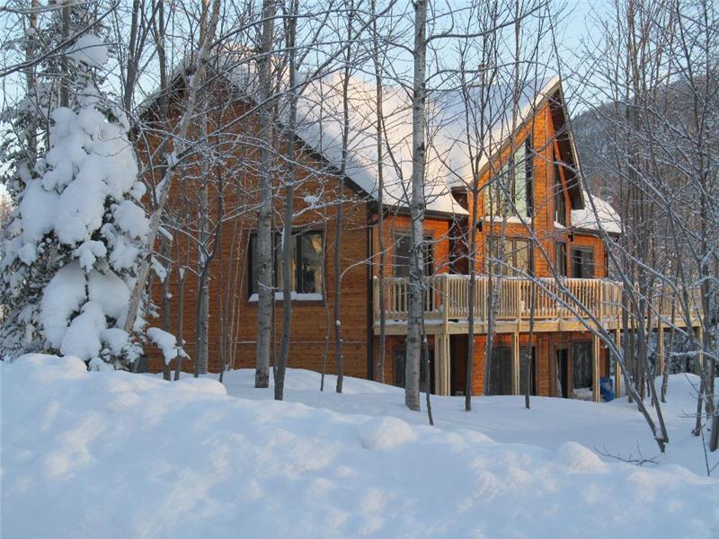 Luxury Chalet with Heated Pool & Spa | Charlevoix