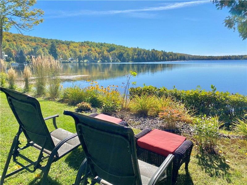 Chalet confortable et raffiné au bord de l'eau (navigable) - Mont-St-Michel - Laurentides