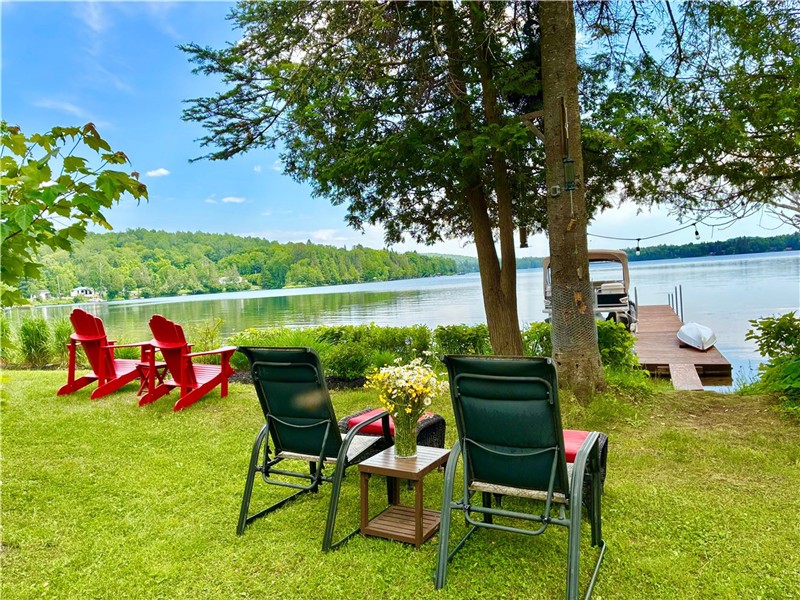 Chalet confortable et raffiné au bord de l'eau (navigable) - Mont-St-Michel - Laurentides