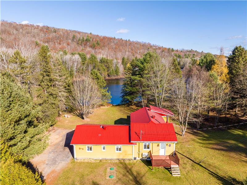 Le Ketchup-moutarde avec spa au bord du lac Lachance