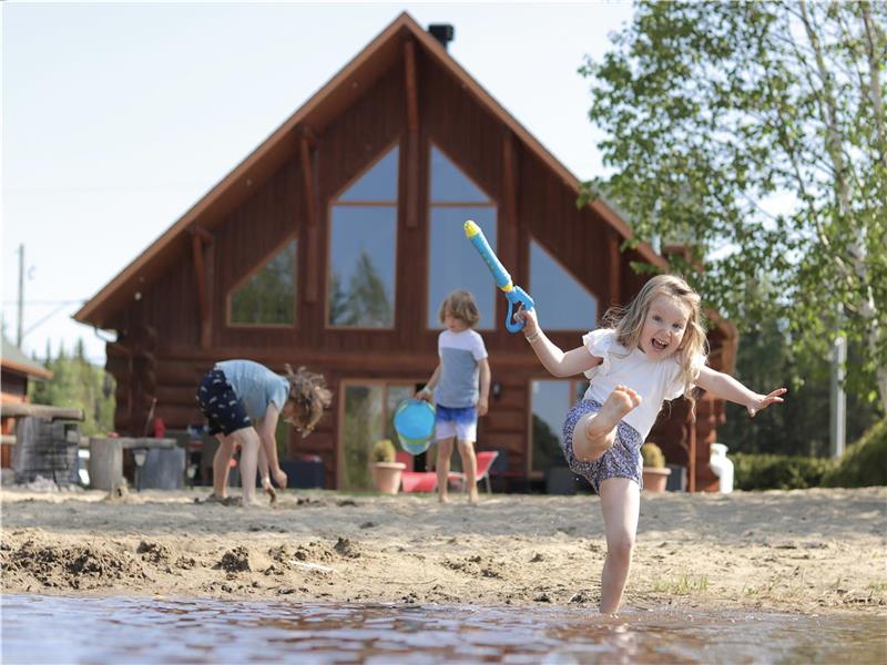 Le Jadanie Chalet - Log chalet for rent - Waterfront, lake, hot tub