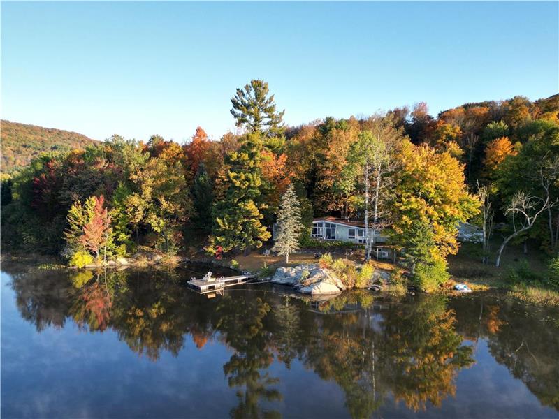 Lakefront/Bromont Skiing/water slides