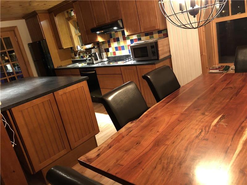 Beautiful house to rent in the heart of Percé, just a few steps from the rock .