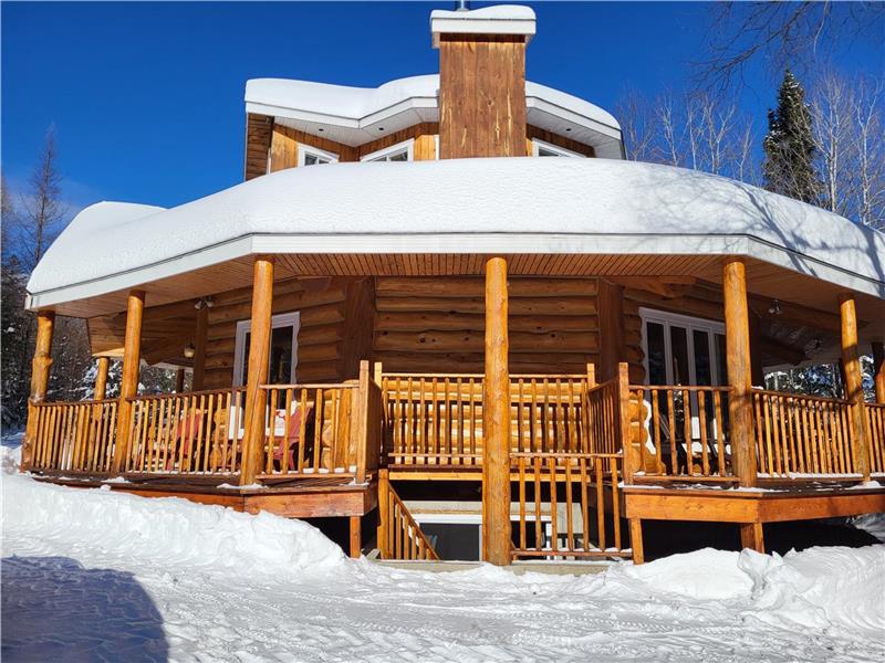 Le paradis en bois rond de luxe avec spa