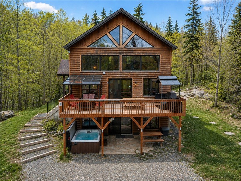 Chalet Belle Roche   ***15 MIN DE ST-SAUVEUR*** MONTFORT,QC