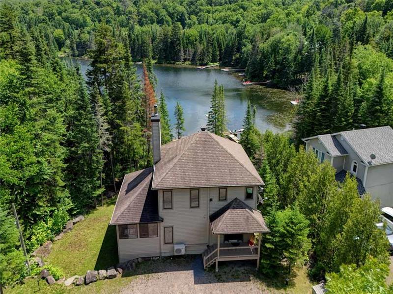 In the heart of nature and front of the lake