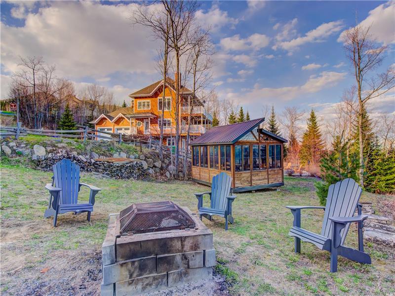 L'Officier | Spa + St-Lawrence View