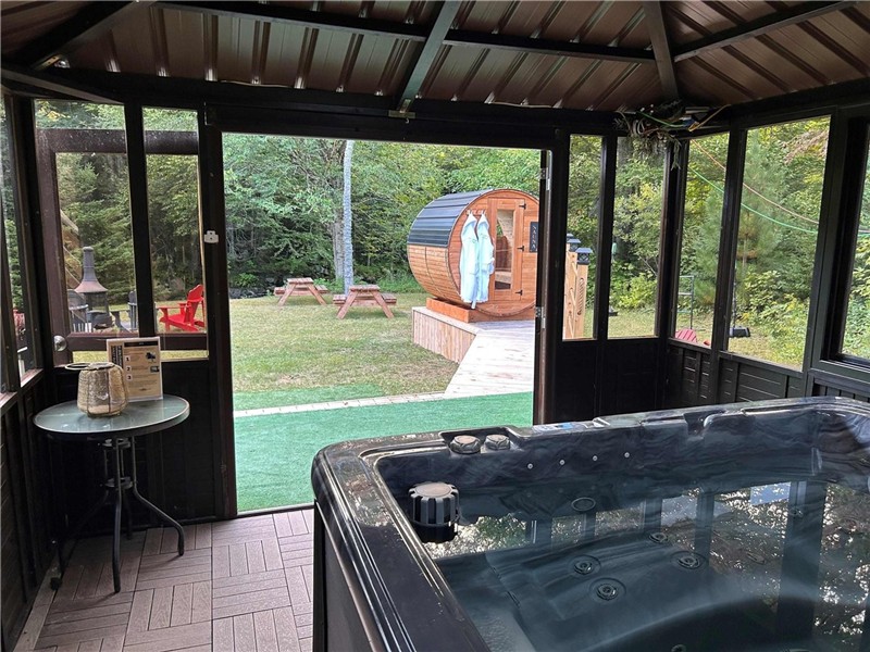 * PASSION CHALETS * | LE ZEN ÉVASION | SPA - RIVIÈRE - BILLARD