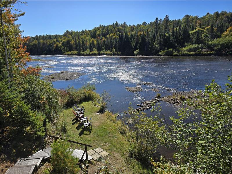 Le chalet de la rivière ouareau