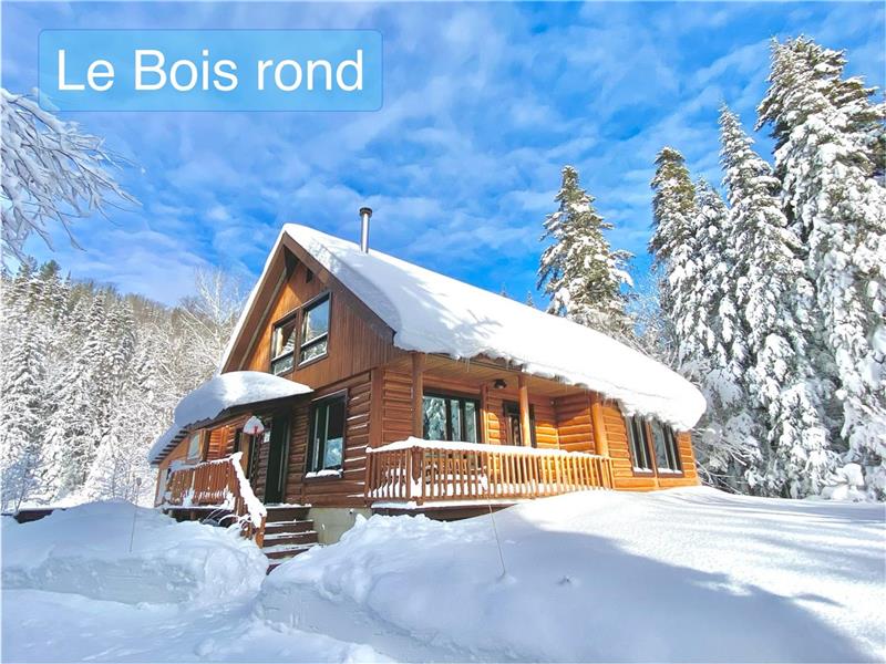 SAUF AU CHALET - LE BOIS ROND (SPA, CHUTES ET SENTIERS À 10 MINUTES DE MARCHE, 3 CHAMBRES FERMÉES)