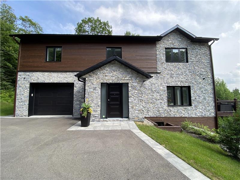 NEW CONSTRUCTION FOUR SEASONS