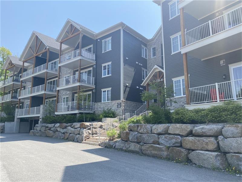 Condo Cercle des Cantons ( minimum of 32 days for rental )