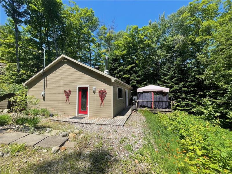 LE PETIT DOUILLET // Cozy cottage in the mountain with Lake access
