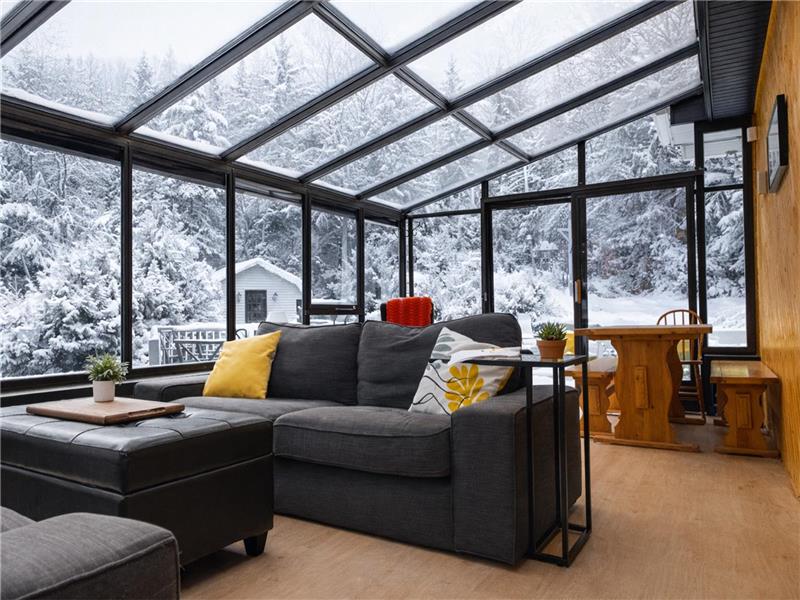 3BR Cabin on the mountain top with view of the lake, 2 steps from a beach, kayak and firepit