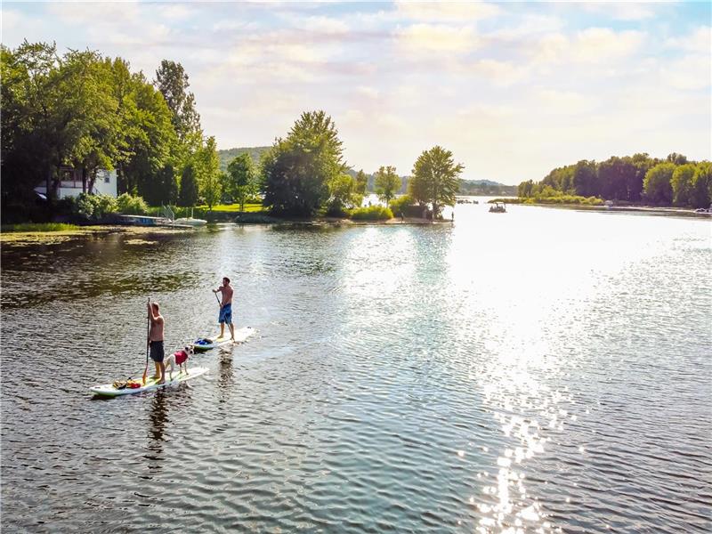 Cottage for rent on the edge of the lake_Centre-du-Québec