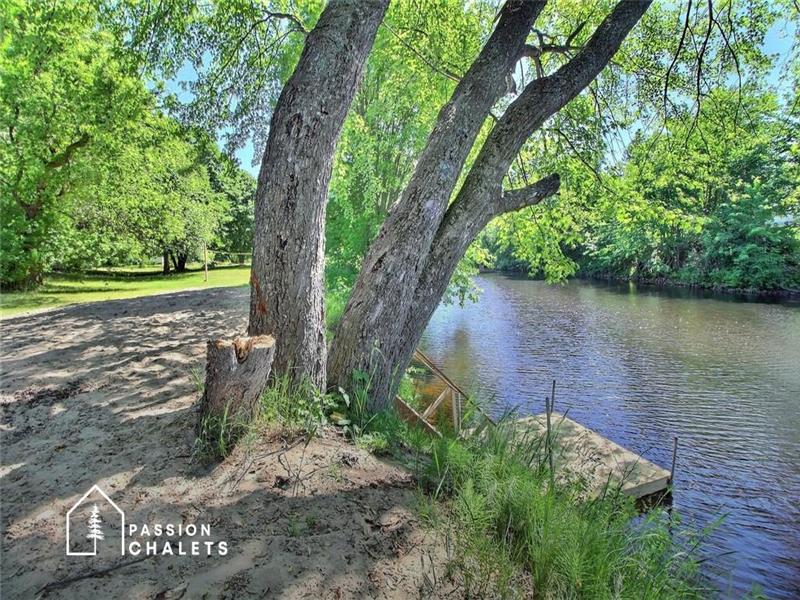 * PASSION CHALETS * | FLEURETTE | RIVERSIDE - KAYAKS - FISHING
