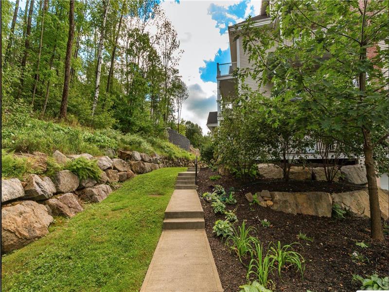 Great condo for rent at the foot of the mountain