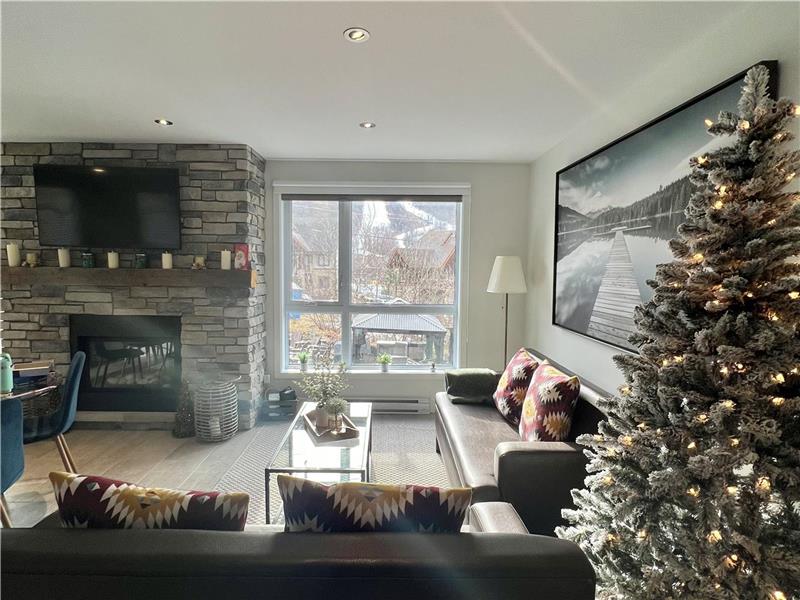 Luxury condo + Private Jacuzzi + Private locker