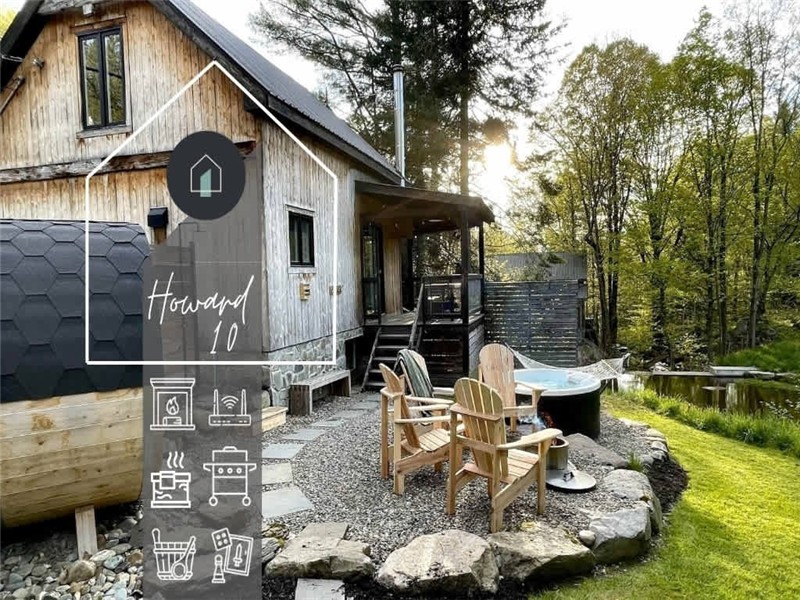 Le 10 - Spa, Sauna, Shower, Bromont, Lac-Brome