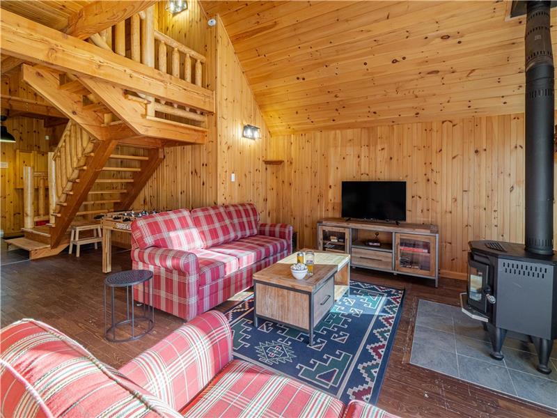 Boisé du Midi 66C | Hiking & Ski Escape