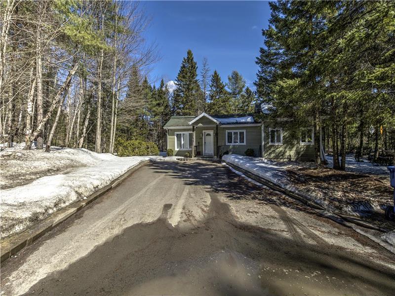 CHALET CHARMANT ET L'ENDROIT IDEAL POUR  LES AMATEURS DE LA NATURE $729 SEMAINE FÉVRIER-MARS