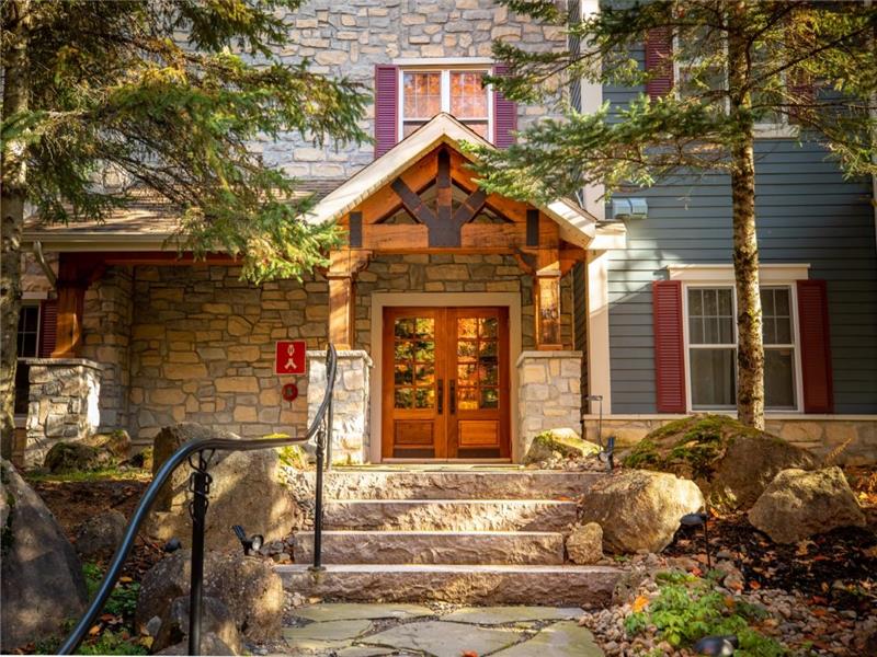 Condo 2 chambres Ski in/out et accès direct pistes de randonnées - Cercle des Cantons