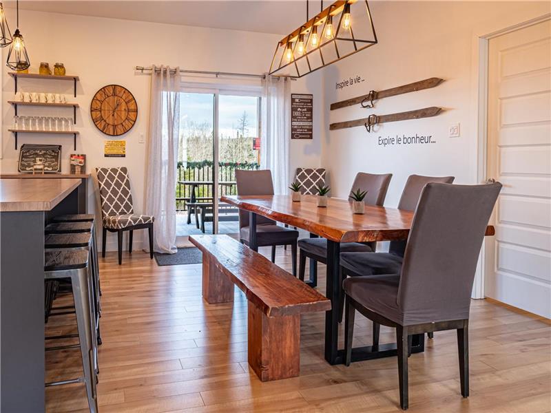 L'Authentik Moose Shack