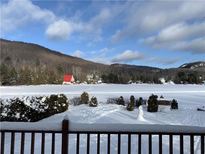 Lovely chalet on Lac Paré