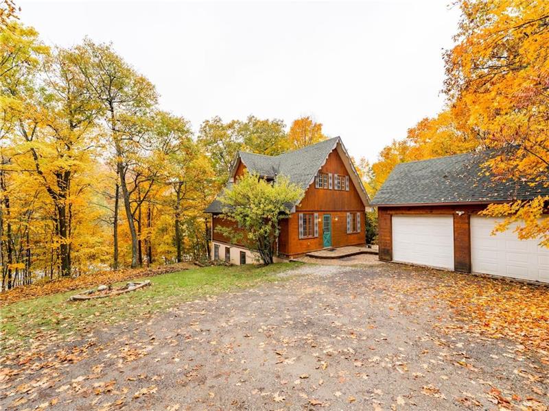 Chalet Mont-Cascades w/ Spa & Games