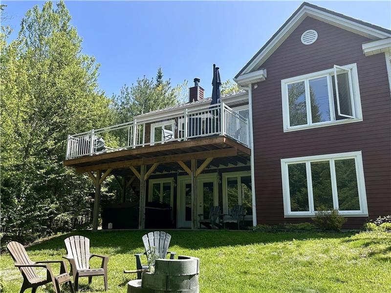 Superbe Chalet Bord de l'eau Orford avec Spa 4 saisons!