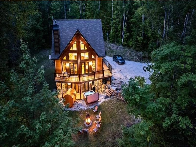 Chalet #143 at Kanata - Close to Mont Tremblunt - Hot Tub - Sauna - Lake Access - Best Resort