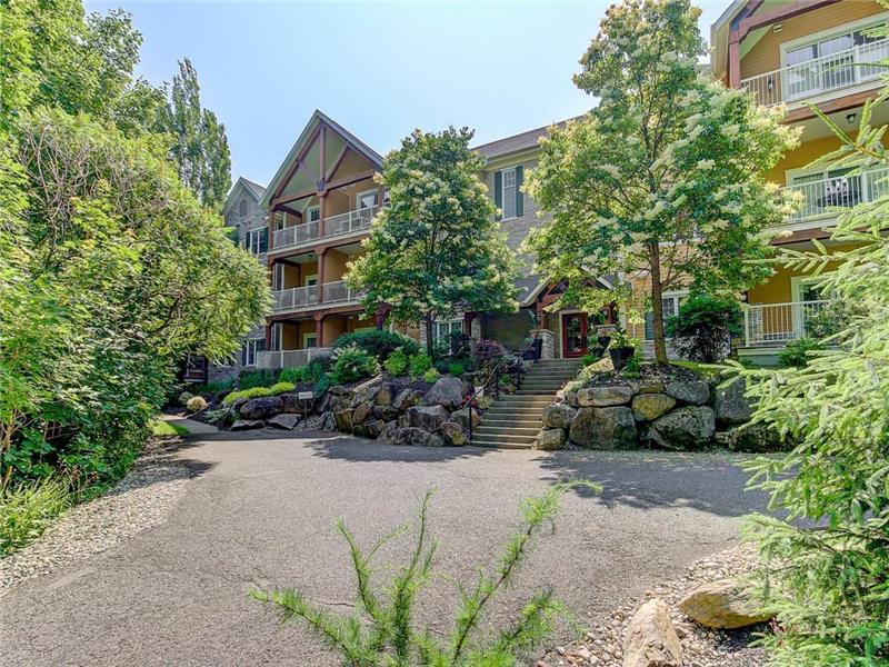 Condo-Chalet en montagne BIKE-IN/BIKE-OUT (Bienvenue aux Snowbirds)