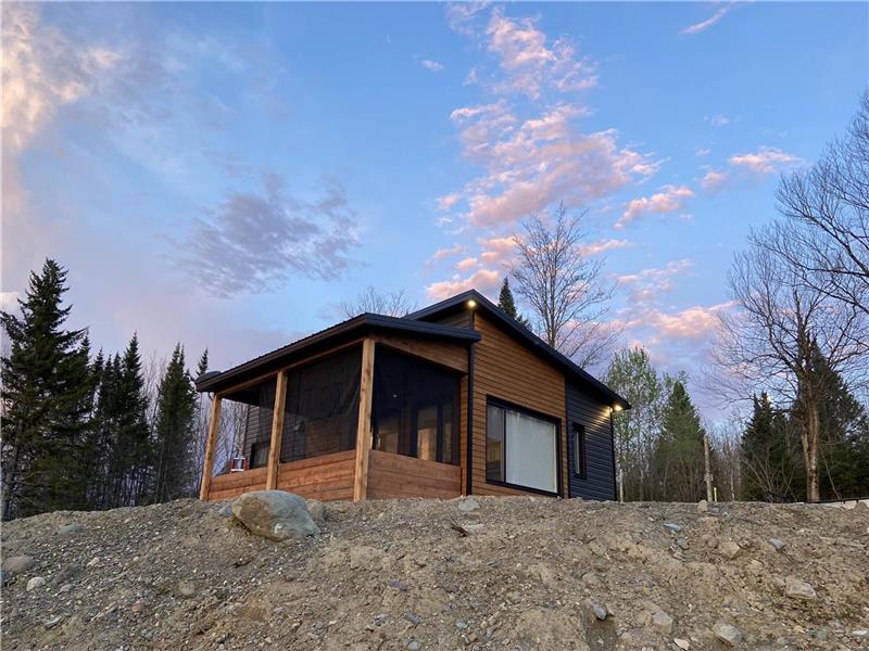 CITQ 310281 Chalet de la rivière en montagne étoilé