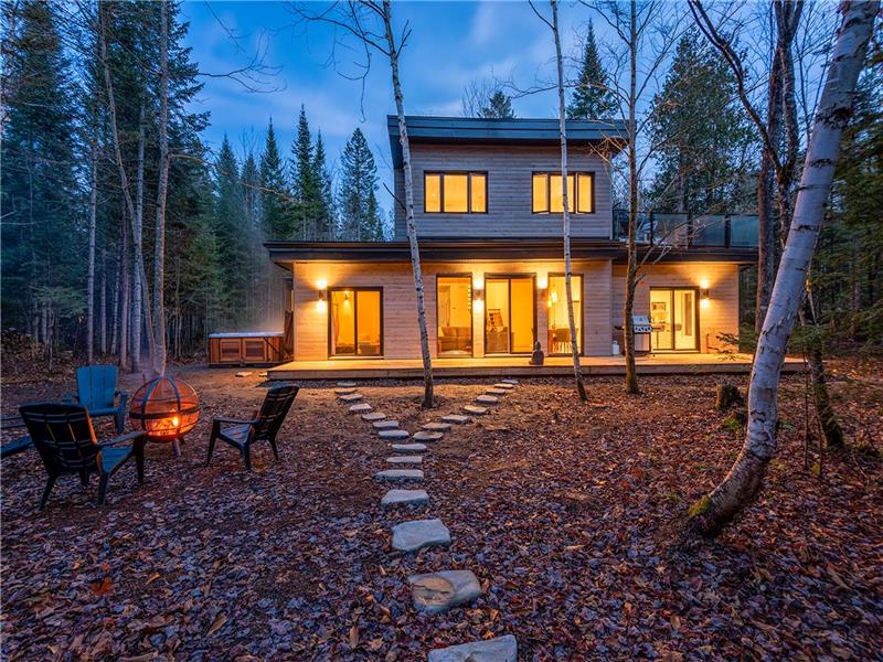 La Coulée Douce, eco chalet with private Spa, dry sauna and steam bath