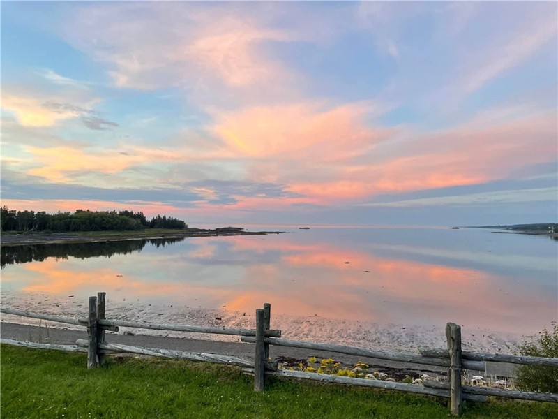 * PASSION CHALETS * | LE PHÉNIX | GASPÉSIE - WATERFRONT - BILLIARD