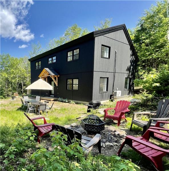 The Black Mill, a deluxe farmhouse style chalet!