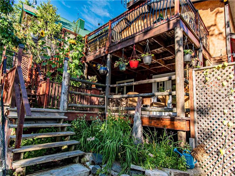 At Snooze Chalet with Jacuzzi and outdoor Sauna.