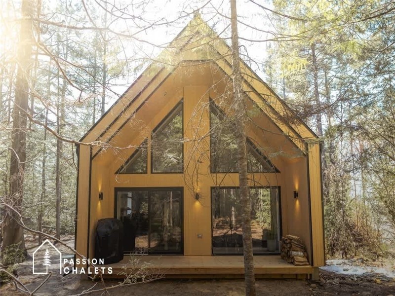 *PASSION CHALETS* | LE COLVERT | SCANDINAVIAN - LAKE ACCESS - SKIING - SPA - FIREPLACES - EV CHARGER