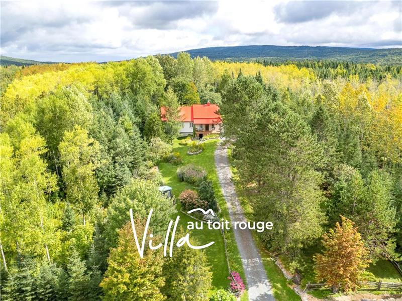 Red Roof Villa  (15 min from the Massif du Sud) - 8 people, 3 bedrooms.