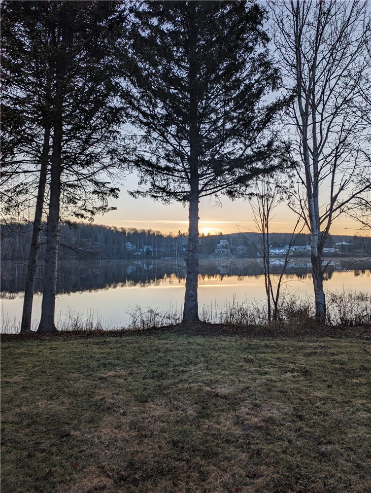La Maison Bleue sur le lac