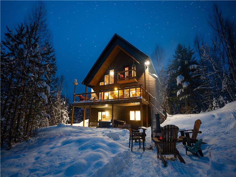 Chalet des Monts - Lake access and Spa -Wi-Fi -Fireplace -Forêt Ouareau for hiking